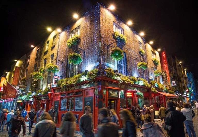 Temple Street bei Nacht Mietwagen Dublin Preisvergleich