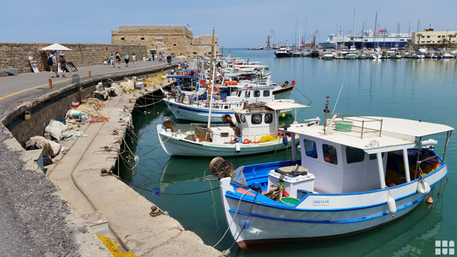 Fischerboote im Hafen auf Kreta