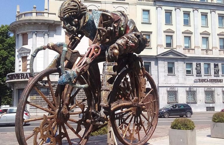 Bergamo Skulptur Radfahrer