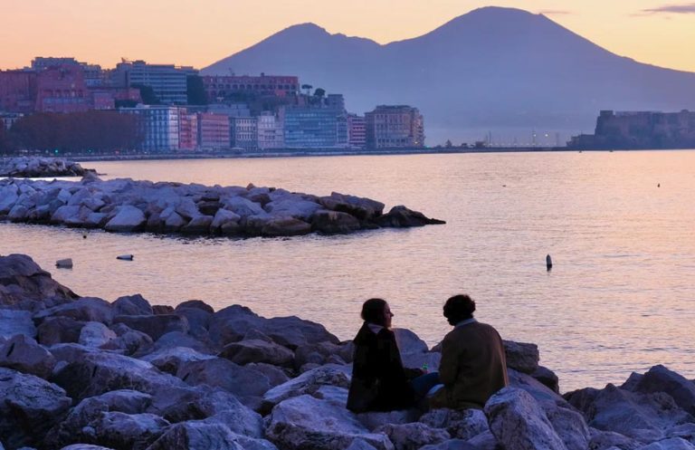 Mehr über den Artikel erfahren Mietwagen in Neapel