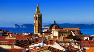 Olbia Blick über die Stadt mit Kirche