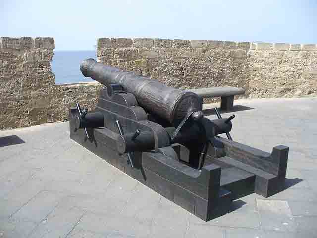 Alte Kanone in Festung Alghero