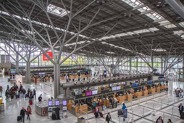 Flughafen Stuttgart Terminal Mietwagen