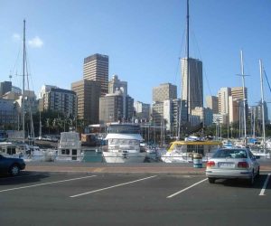 Durban Suedafrika Skyline mit Mietwagen