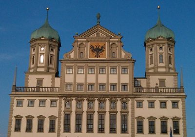 Das Ausgburger Rathaus: Mietwagen Augsburg Preisvergleich