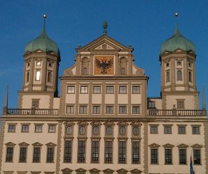 Das Ausgburger Rathaus: Mietwagen Augsburg Preisvergleich