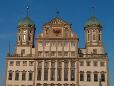 Das Ausgburger Rathaus: Mietwagen Augsburg Preisvergleich