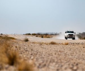Namibia Allrad Auto auf Sandpiste