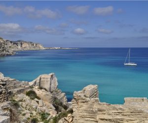 Sardinien Blick auf Meer mit Boot